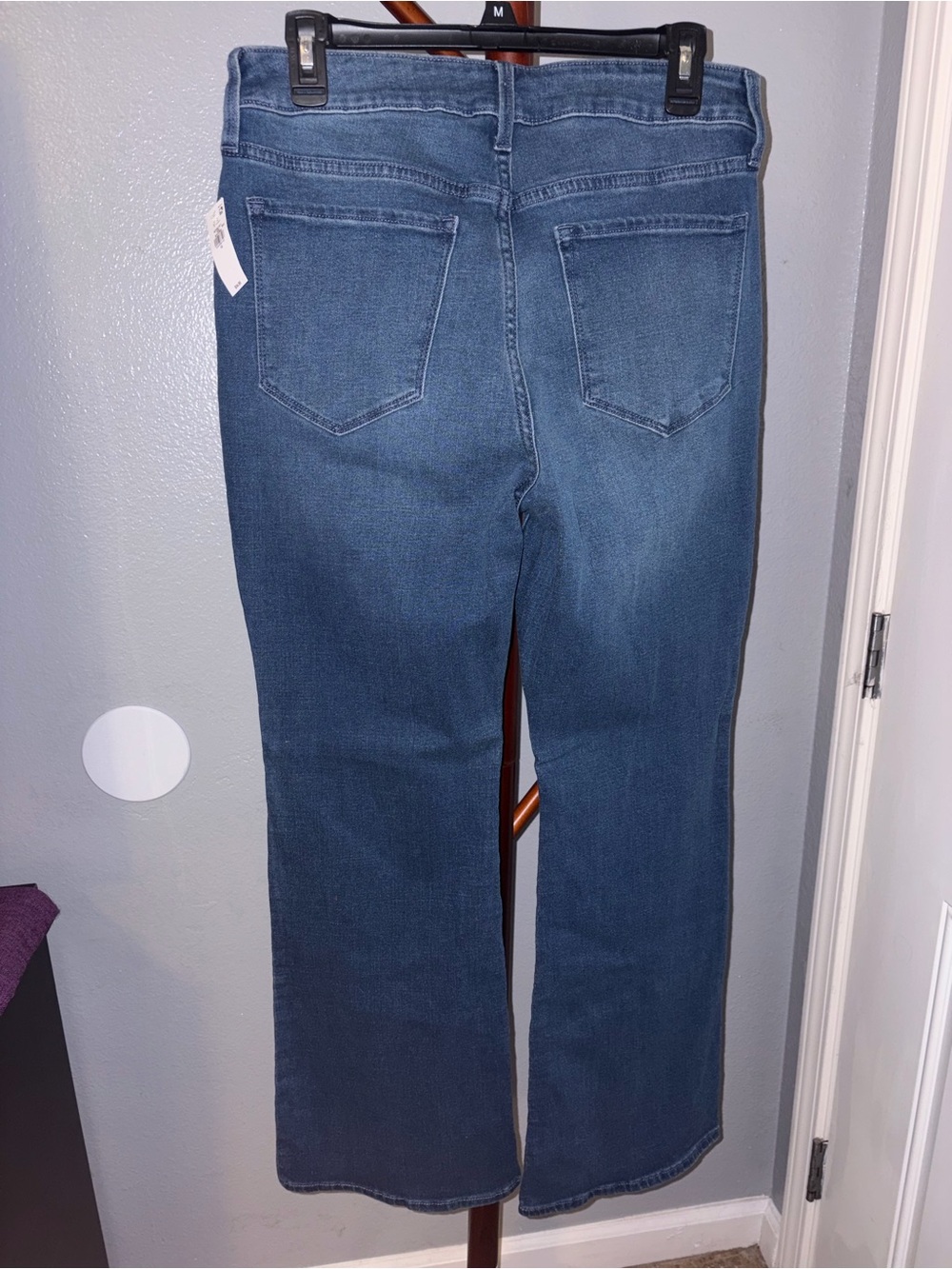 Brand New with Tags (NWT) Old Navy High-Rise Wow Flare Jeans - Size 12 - Picture 4 of 6